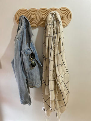 Χειροτεχνία μεσαίου αιώνα σύγχρονο ρουχισμό για παλτά καπέλα και τσάντες στο σαλόνι