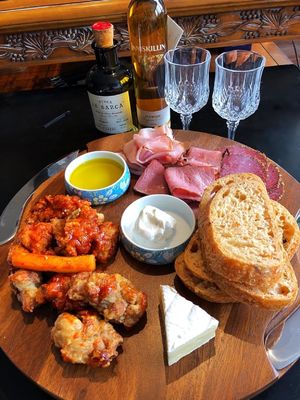 Προσαρμοσμένο λογότυπο Αποδεκτό Γυροειδές Σχοινί Ακασίας Με Μαχαίρι και Σχέδιο