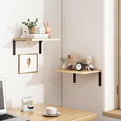 Ξύλινα πλωτά ράφια για σύγχρονη οθόνη τοίχου σε κομψό σαλόνι