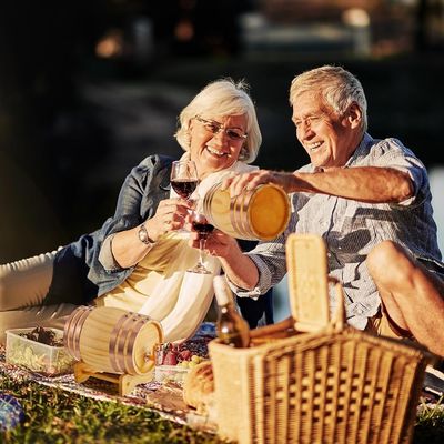 Συσκευή διανομής κοκτέιλ σε βαρέλια ουίσκι για τα παλιά αλκοολούχα ποτά και οινοπνεύματα