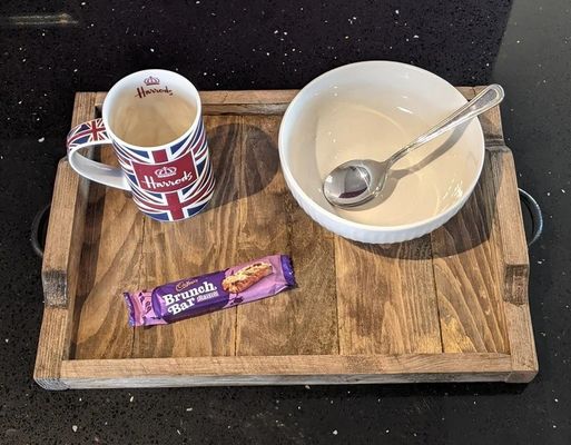 Προσαρμοσμένο ξύλινο δίσκο σερβίρισμα στυλ ρουστίκ για την επιφάνεια τραπεζιού καφέ και το καφέ