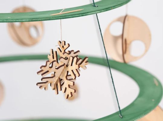 Δημιουργήστε μια εορταστική ατμόσφαιρα με το ξύλινο χριστουγεννιάτικο δέντρο Alberello