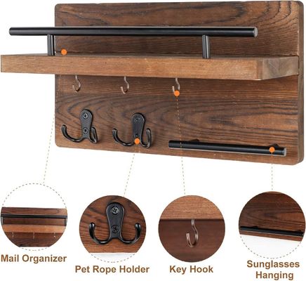 Τείχη ξύλινο κλειδαριό Αποθηκευτικό ράφι με 4 διπλά γάντζους Ρουστική διακόσμηση εισόδου αγροκτήματος