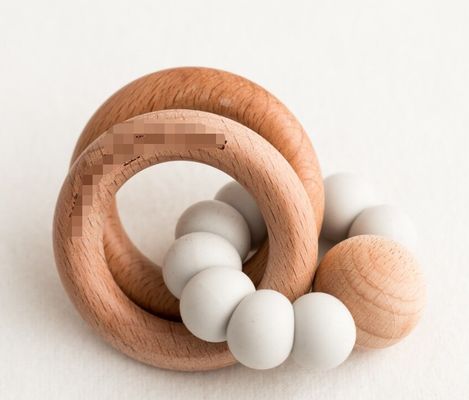 Προσαρμοσμένη Ευρώπη Περιφερειακό χαρακτηριστικό ξύλινη αλυσίδα με ξύλινες μπάλες Ιδανικό παιδικό παιχνίδι