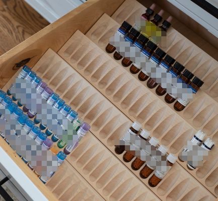 Κρατητές αποθήκευσης ράφια στερεό ξύλο βερίκου εγκατάσταση συρτάρια για λύσεις εξοικονόμησης χώρου