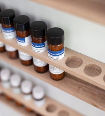 Προσαρμοσμένο σχεδιασμό λογότυπου τοίχος τοποθετημένο στερεό καμπίνα βερίκα με πολυλειτουργικό σχεδιασμό