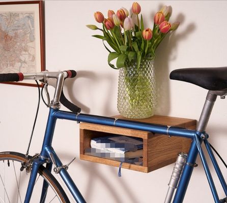 Κατανομή Μη αναδιπλούμενο ράφι ράφι ποδηλάτων με χειροποίητο σχεδιασμό από ξύλο βελανιδίου