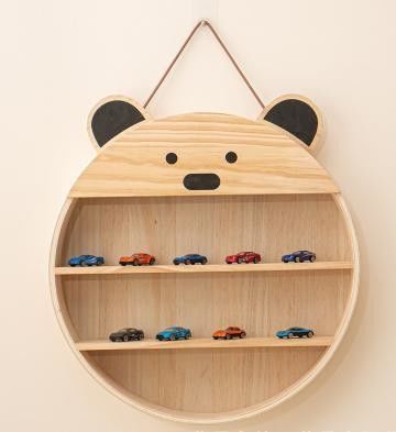 Δυοεπίπεδα πλωτά τοίχοι που τοποθετούνται σε χωριό ξύλινα ράφια για σύγχρονα έπιπλα από χαλκό