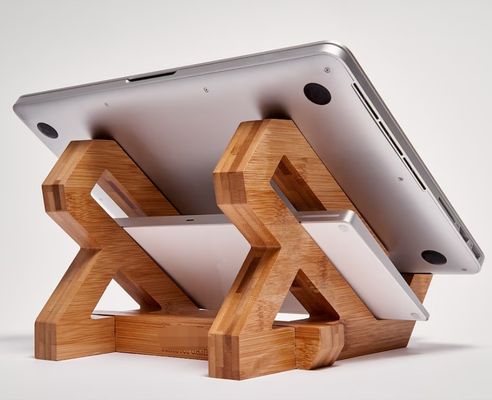 Ρυθμίσιμο στέλεχος φορητού υπολογιστή από μπαμπού για σημειωματάριο και δίσκο φορητού υπολογιστή σε βολικό σχεδιασμό