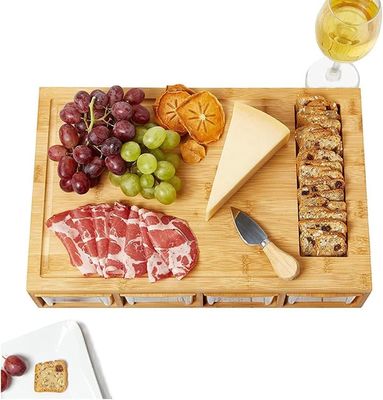 Τετραγωνική πλακέτα κοπής από μπαμπού με 4 δοχεία