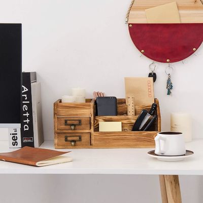 Χειροποίητος οργανωτής τραπεζιού για ξύλινη επιφάνεια εργασίας