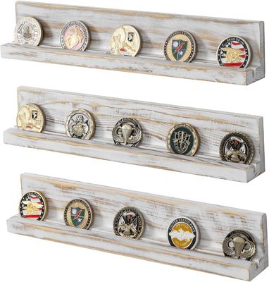 Στον τοίχο λευκό πλυμένο στερεό ξύλο Challenge Coin Holder Τρία στρώματα ξύλινη χειροτεχνία