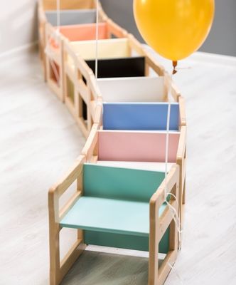 Προσαρμοσμένο λογότυπο Διαστημική λειτουργία εξοικονόμησης 202406 Montessori ξύλινη πολυλειτουργική καρέκλα