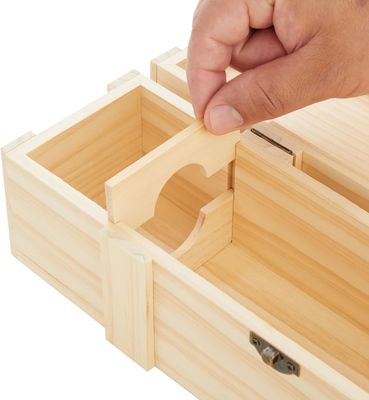 Μπουκάλια κρασιού διαχωρισμένα ή μισά