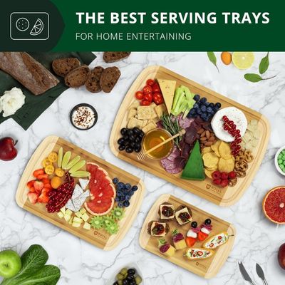 Ενα τετραγωνικό σετ ξυλοκόπτης από μπαμπού με εξαρτήματα κουζίνας