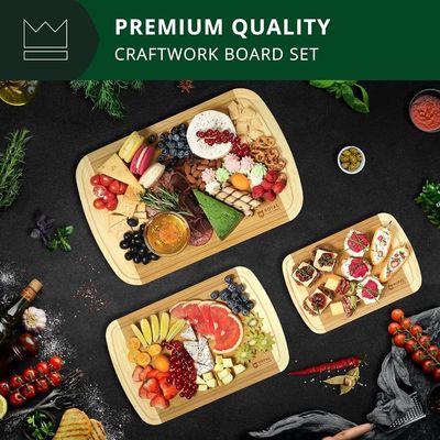 Ενα τετραγωνικό σετ ξυλοκόπτης από μπαμπού με εξαρτήματα κουζίνας