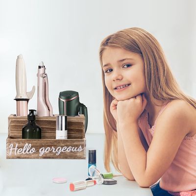 Κρατήστε το μπάνιο σας τακτοποιημένο χωρίς προσπάθεια με αυτό το ξύλινο στεγνωτήριο μαλλιών και στερεοποιητή