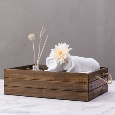 Περιβαλλοντικά ρουστίκ κουτί δώρων από καφέ ξύλο με λαβίδες για οικολογικά συνειδητούς αγοραστές