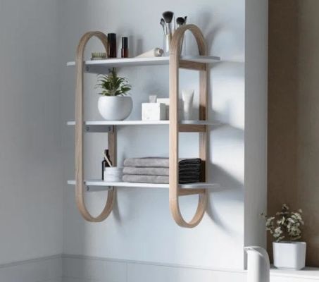 Λευκά φυσικά πλωτά κρεμαστά ράφια για την διακόσμηση τοίχων στην επίδειξη τραπεζαρίας