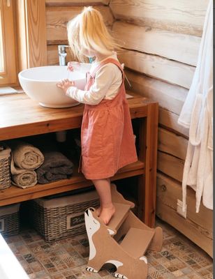 Μεγάλη ποσότητα παιδικών σκαμνί για βρέφη Ιδανικός βοηθός στην κουζίνα και το μπάνιο