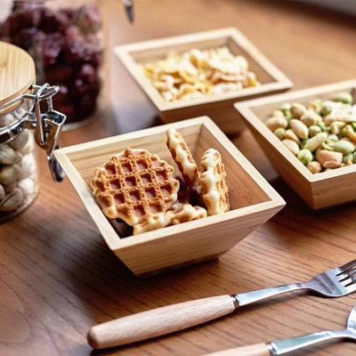 Δορυφόρο για τη μαγειρική με φυσικά τετραγωνικά μπολ από μπαμπού και οργανωτή αποξηραμένων φρούτων