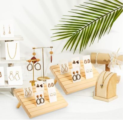 Λειτουργικό πολυλειτουργικό αφετηριό για οργανωμένη εμφάνιση και αποθήκευση κοσμημάτων