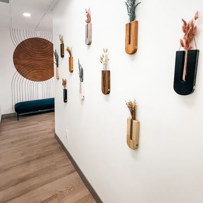 Σταθμός διάδοσης μοντέρνου σχεδιασμού για ξύλινο φυτώριο τοίχων και διακόσμηση σπιτιού