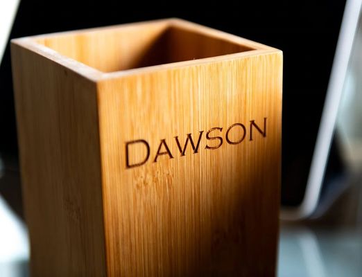 Κρατητής κουτιών για μολύβια και μολύβια σε σύγχρονο ξύλινο στυλ