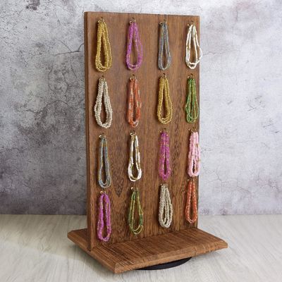 Δυνατότητα εξοικονόμησης χώρου 9 W X 7.5 D X 16.5 H Δείκτης εκθέσεων χρυσωργημάτων από ξύλο με 32 γάντζους