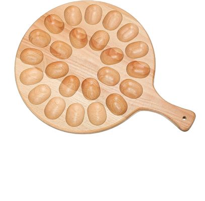 Γεννημένο από ξύλο δισκοπότηρο για αυγά και πλακέτα για χριστουγεννιάτικο σχεδιασμό