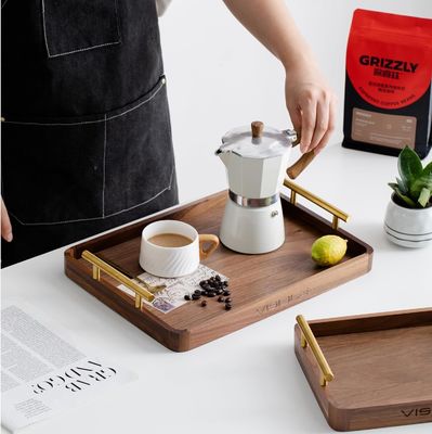 Ρουστικά λαβράκια λαβράκια ξύλινα τραπέζια καφέ για επιδόρπια κέικ κούπες τσαγιού χειροποίητα