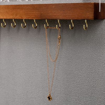 Λειτουργικό σχεδιασμό ξύλινο πλωτό ράφι Ακρυλικό σκουλαρίκι για προσαρμοσμένο λογότυπο