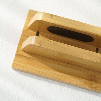 Λειτουργικό σχεδιασμό Κρατητής υποστήριξης φορητού υπολογιστή μπαμπού με ρυθμιζόμενη αποβάθρα ταιριάζει σε όλα τα MacBook Πολυλειτουργικό