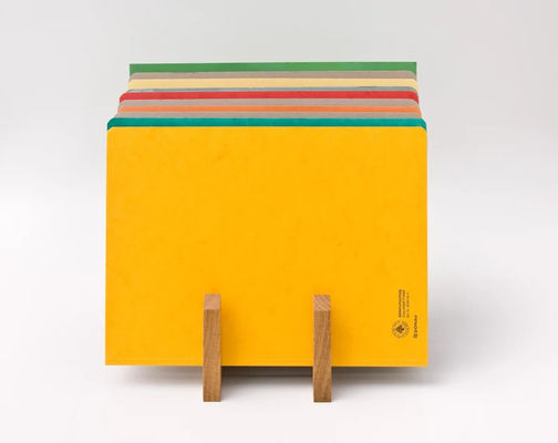 Οργάνωση γραφείου κομψή με ξύλινο κάλυμμα αρχείων και λειτουργία εκτύπωσης