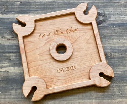 Προσαρμοσμένο λογότυπο κρατητήρα κρασιού τροφή σερβίροντας δίσκο με όρθιο τύπο μπουκάλι κρασιού Caddy