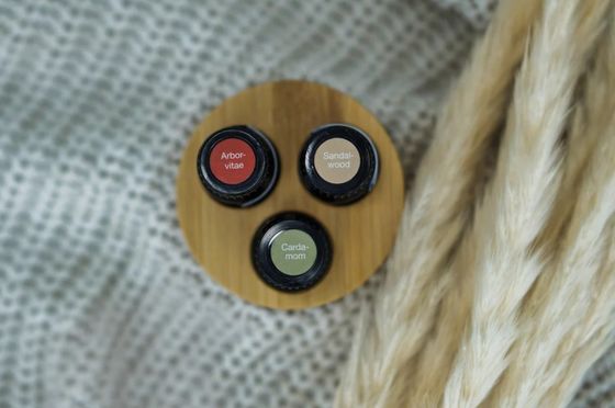 Λειτουργικό ξύλινο στέλεχος για την αποδοτική αποθήκευση μπουκαλιών πετρελαίου σε σχήμα κύκλου