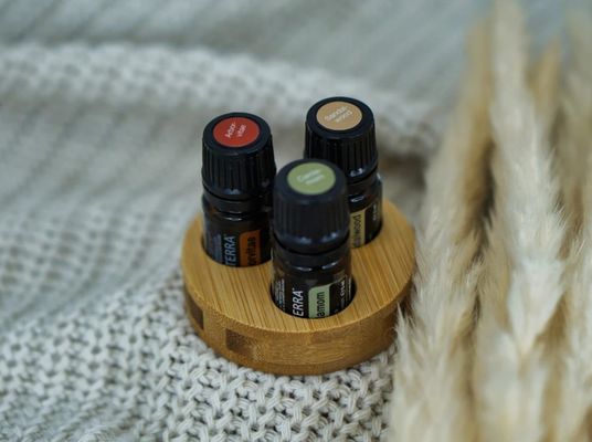 Λειτουργικό ξύλινο στέλεχος για την αποδοτική αποθήκευση μπουκαλιών πετρελαίου σε σχήμα κύκλου