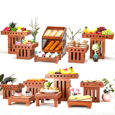 Προσαρμόσιμο λογότυπο Δικαιούμενο 3 επίπεδα ξύλινη τούρτα φρούτα οθόνη στέκεται για επιδόρπιο