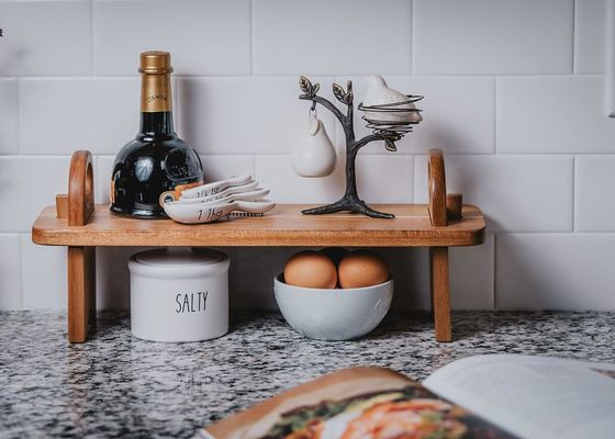 Σύγχρονο υψωμένο ξύλινο πιάτο για διακόσμηση σπιτιού