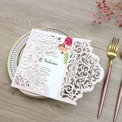 Εντυπωσιακή κάρτα πρόσκλησης γάμου με laser cut για το πάρτι της Ευρώπης Περιφερειακό χαρακτηριστικό περιλαμβάνεται