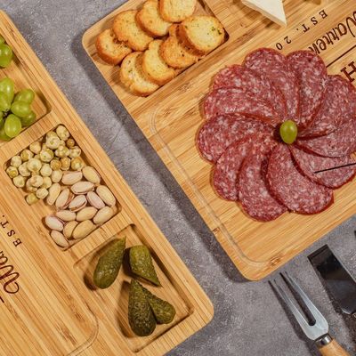 Πίνακα κοπής μπαμπού με κλίμακα και αποθήκευση