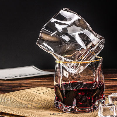 Κρυστάλλινο ποτήρι κρασιού από γυαλί ουίσκι με στραμμένες γραμμές Προσαρμοσμένο λογότυπο και πολλαπλές επιλογές χρωμάτων