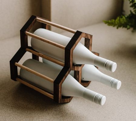 Χρησιμοποιείται για εξοικονόμηση χώρου 202404 ξύλινος κρατητήρας κρασιού μελιτζάνιας στερεό ράφι μπουκαλιών κρασιού