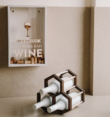 Χρησιμοποιείται για εξοικονόμηση χώρου 202404 ξύλινος κρατητήρας κρασιού μελιτζάνιας στερεό ράφι μπουκαλιών κρασιού