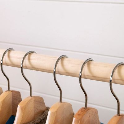 Το South Shore Sweedi Scandinavian Clothing Rack είναι απαραίτητο για την αποθήκευση παπουτσιών στο σαλόνι