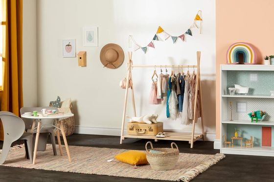 Το South Shore Sweedi Scandinavian Clothing Rack είναι απαραίτητο για την αποθήκευση παπουτσιών στο σαλόνι