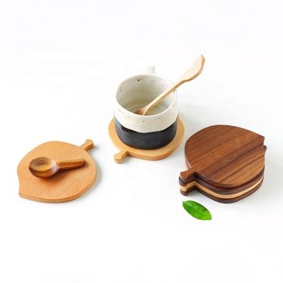 Προσαρμοσμένο λογότυπο αποδεκτό Λαζερική χαρακτική ξύλινη καρέκλα για εξατομικευμένο καφέ Cup Mat