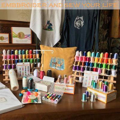 Ξύλινο ράφι νήματος για την οργάνωση κεντήματος και ραπτικής νήματος στο καθιστικό