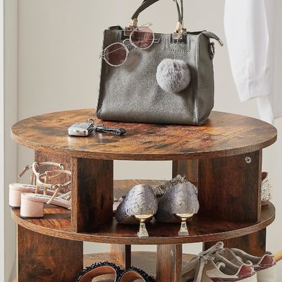 Στυλάτο τετραεπίπεδο περιστρεφόμενο ράφι παπουτσιών για παπούτσια όλων των εποχών στο διάδρομο εισόδου στο σαλόνι