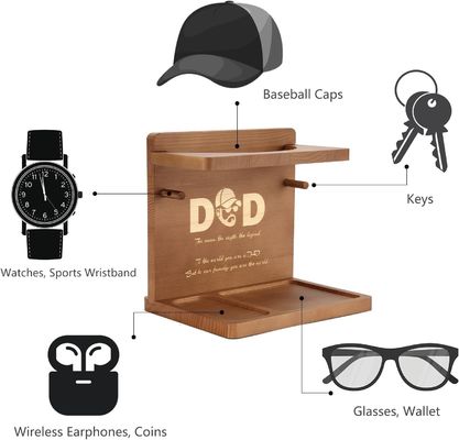 Ξύλινο απλό χρώμα καπέλο οθόνη στέκεται για τον οργανωτή του γραφείου στο σπίτι και τα δώρα γενεθλίων του μπαμπά